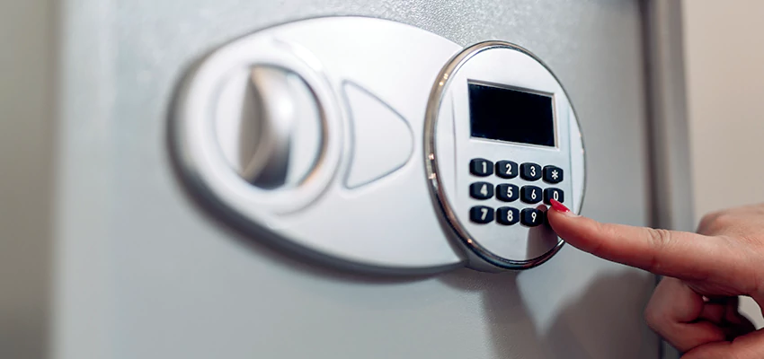 Jewelry Safe Cracking in Selma, California