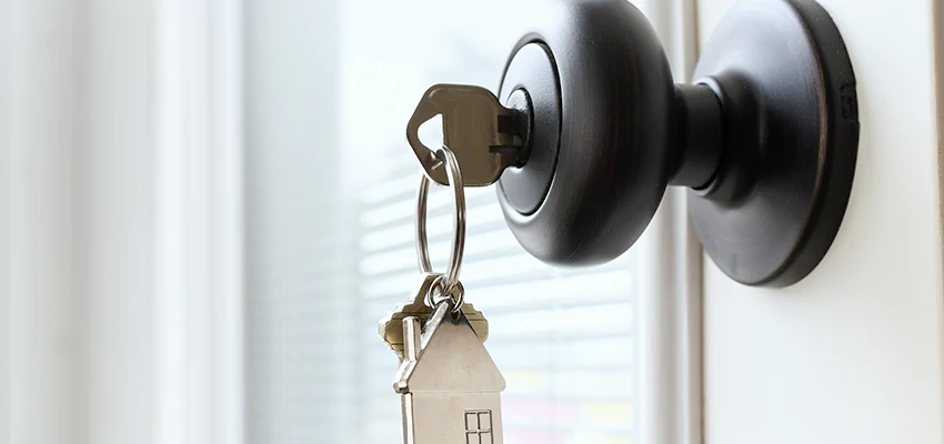 Bifold Door Knob Replacement in Selma, California