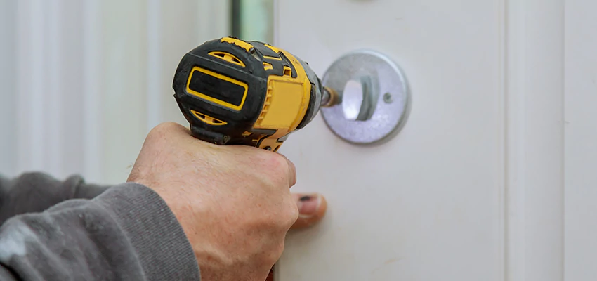 Street Locksmith For Smart Lock Repair in Selma, CA