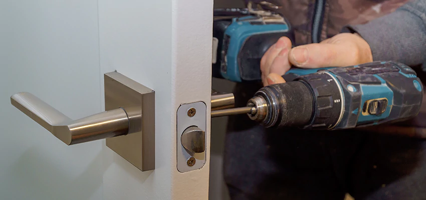 Broken Door Handle Lock Repair in Selma, California